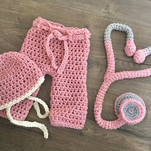 Newborn Doctor Scrubs Set - Newborn photography prop, newborn boy, newborn girl, crochet newborn hat and pants, stethoscope