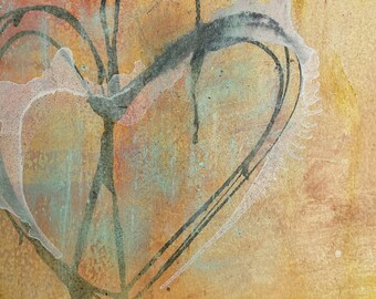 Puede incluir: Pintura abstracta con una forma de corazón negro sobre un fondo texturizado con tonos de naranja, amarillo y azul.