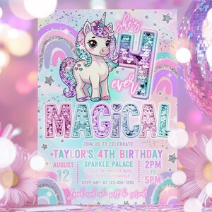 Könnte beinhalten: Ein Set aus drei Keramikbechern mit gesprenkelter, matter Oberfläche. Die Becher sind in den Farbtönen Creme, Hellgrau und Dunkelgrau gehalten. Jeder Becher hat ein schlichtes, minimalistisches Design, ideal für Kaffee oder Tee.