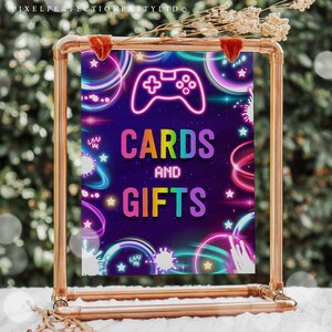 Tarjetas de videojuegos y regalos signo de fiesta juego de cumpleaños de jugador de neón en nivel subir fiesta de cumpleaños brillo fiesta de jugador decoración descarga instantánea KN