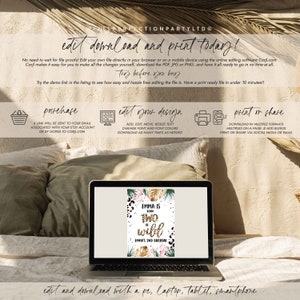 K&ouml;nnte beinhalten: Ein Laptop zeigt ein Design f&uuml;r eine Geburtstagseinladung mit dem Text "EMMA IS TWO WILD". Die Einladung hat ein tropisches Thema mit goldenen, rosa und gr&uuml;nen Akzenten. Anweisungen zum Bearbeiten und Drucken werden ebenfalls angezeigt.