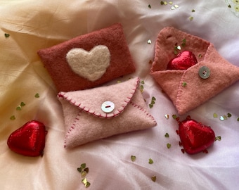 Sweetheart Envelope – Wool Felt, Needle Felting & Hand Sewing Craft Pattern