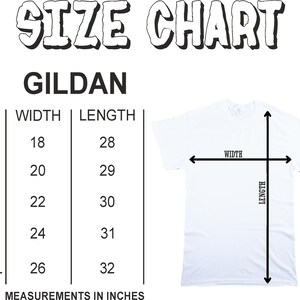 K&ouml;nnte beinhalten: Gr&ouml;&szlig;entabelle f&uuml;r Gildan T-Shirts, die die Breite und L&auml;nge in Zoll f&uuml;r die Gr&ouml;&szlig;en S, M, L, XL und XXL angibt.
