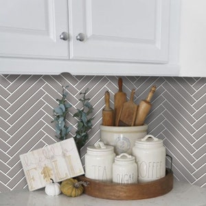 Quadrostyle Kitchen and Bathroom Splashback - Removable Vinyl Wallpaper - Herringbone tile sticker Taupe Grey - Peel & Stick