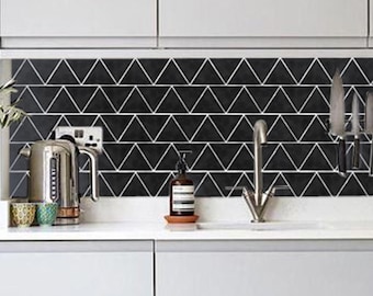 Quadrostyle Kitchen and Bathroom Splashback - Removable Vinyl Wallpaper - Triangle Black - Peel & Stick