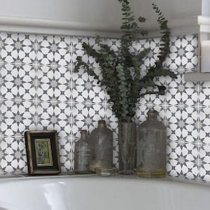 Kitchen and Bathroom Splashback - Removable Vinyl Wallpaper - Agadir Grey - Peel & Stick