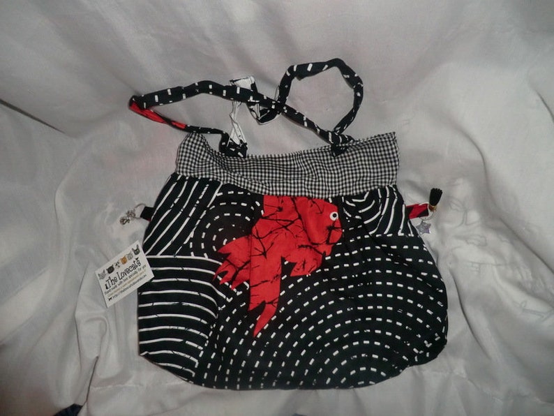 Bolso grande colgar negro y rojo REVERSIBLE imagen 1