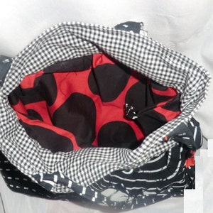 Bolso grande colgar negro y rojo REVERSIBLE imagen 3