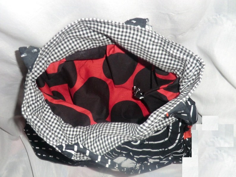 Bolso grande colgar negro y rojo REVERSIBLE imagen 3