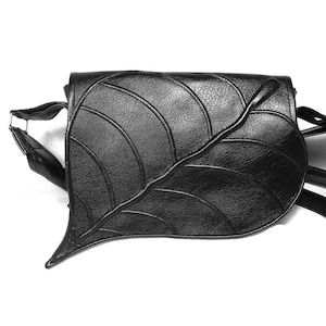 Crossbody bag, leaf bag, black bag, vegan bag, black leaf purse, shoulder bag, everyday bag, faux leather bag, gift for her, black purse,