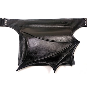 Sac banane, sac banane, ceinture utilitaire, ceinture de poche, sac ceinture, simili cuir, ceinture de voyage, sac banane, végétalien, sac ceinture gothique, aile de chauve-souris, sac de festival