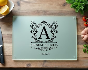 Tabla de cortar de vidrio con monograma / Regalo de boda personalizado