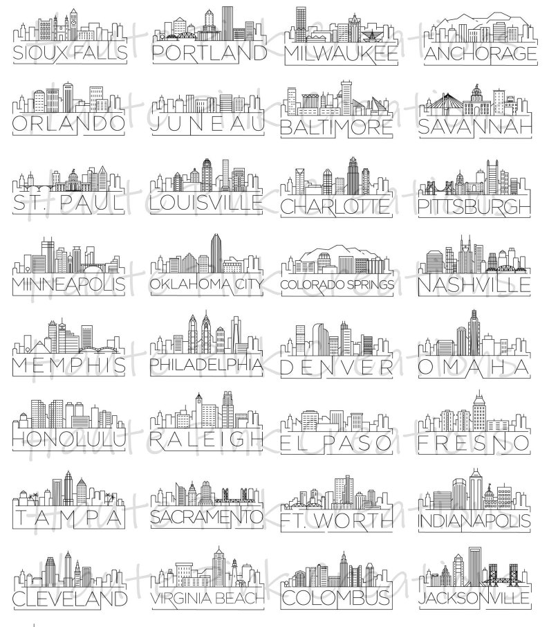 Pu&ograve; includere: Una collezione di illustrazioni in bianco e nero a tratto che raffigurano vari skyline di citt&agrave; americane. Ogni grafica presenta il nome di una specifica citt&agrave; stampato in un carattere sans-serif sotto la corrispondente silhouette architettonica.