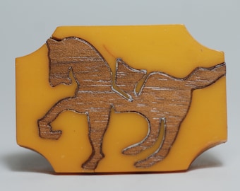 Vintage 1940s-'50s Era Wood Horse Inset Bakelte? Pin--  Free USA Shipping!