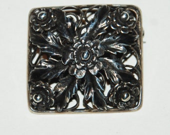 Vintage 1940s-'50s Era Hobe Style Sterling Silver Floral Pin -- Free USA Shipping!