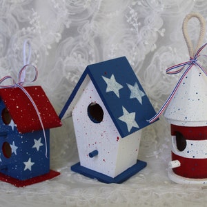 Hand Painted set of 3 small wood birdhouses,handpainted patriotic bird houses,three red white blue wooden decorative homes,4th of July decor