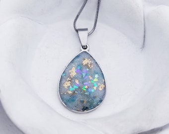 Teardrop Pet Cremation Necklace: Iridescent Ash Memorial Jewelry