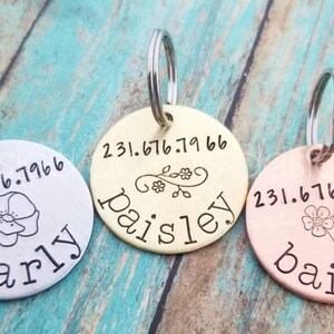 Etiqueta de identificación para perro con forma de flor Etiqueta de identificación para perro personalizada y única Etiqueta con nombre para perro Etiqueta para perro hecha a mano Etiqueta para perro con forma de unicornio Etiqueta para perro rústica Etiqueta para perro con forma de margarita
