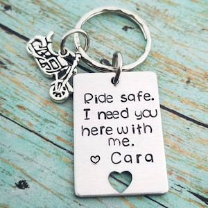 Regalo per motociclista, guida in sicurezza, ho bisogno di te qui con me, regalo per motociclista da motocross, regalo per motociclista, regalo personalizzato per anniversario del marito, regalo per fidanzato
