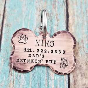 Etiqueta de identificación de perro rústica Dad&#39;s Drinkin&#39; Bud Identificación de hueso de perro personalizada Etiqueta de nombre de perro Etiqueta de identificación de perro hecha a mano Etiqueta de identificación de perro Etiqueta de perro única Identificación de perro Cerveza