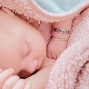 Personalized Baby Name Bracelet: Keepsake Gift for Toddler Girl