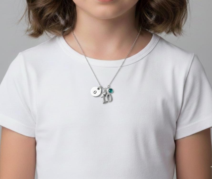 Regalo per 13° compleanno per ragazze, collana con ciondolo a farfalla in argento Sterling, regalo di compleanno per ragazza di 13 anni 2009, Argento sterling, Senza pietre preziose