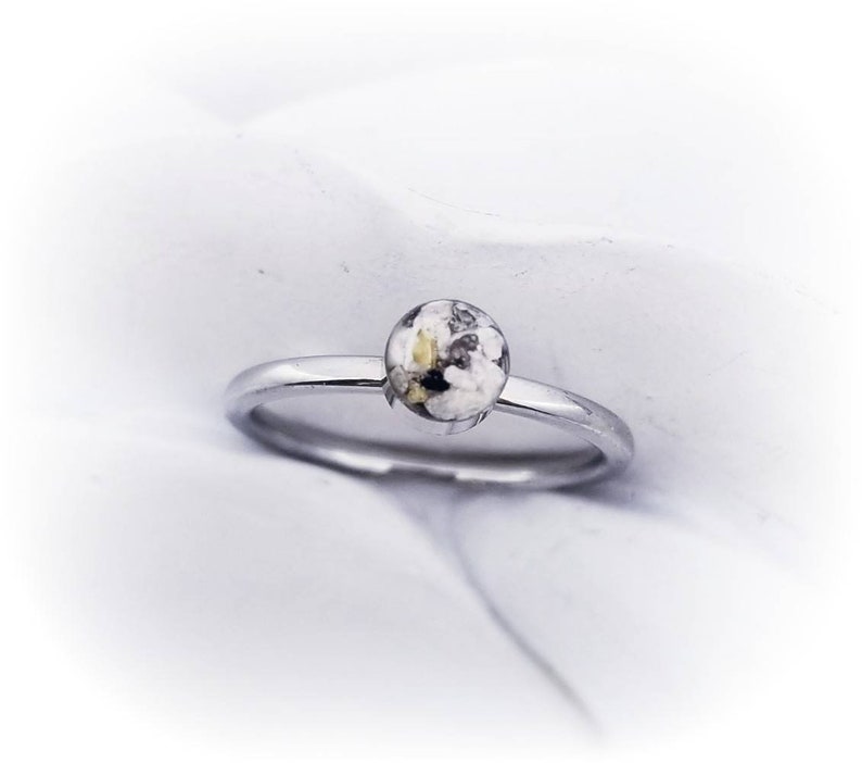 Urn Ring Made with Ashes Custom Memorial Ring Cremation Jewelry Stacking Rings Cremation Ring Pet Memorial Ring Pet Loss Ring Pet Ash