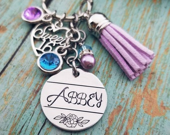 Gepersonaliseerde Sweet 16-sleutelhanger: met de hand gestempelde naam, strass-steentjes