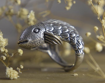 Fisch-Ring aus Messing, Handwerkskunst aus Indien, Schmuckstück für die Finger, größenverstellbar