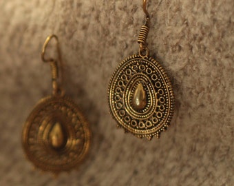 Filigree earrings made of brass NV