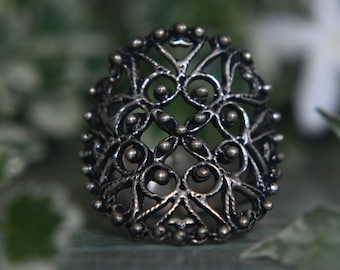Floral ring made of brass, elven trinket, craftsmanship for your finger, adjustable