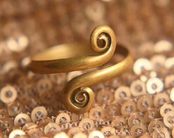 Open spiral ring made of brass, tribal trinkets, size adjustable