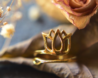 Lotus ring gemaakt van messing, vakmanschap uit India, traditionele sieraden voor de handen