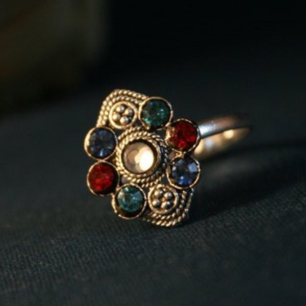 Traditional toe rings with rhinestones, tribal trinkets with gem stones, Indian craftsmanship, size adjustable