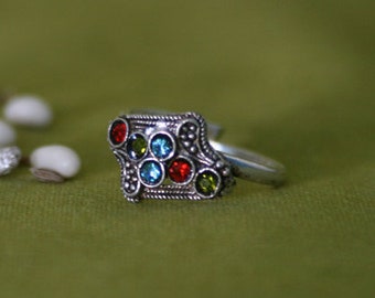 Boho toe rings with rhinestones, tribal trinkets with gem stones, Indian craftsmanship, size adjustable NV