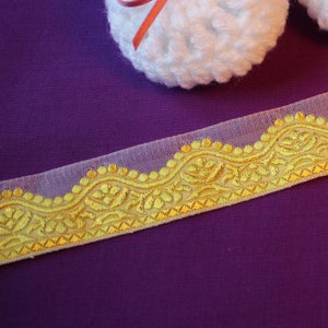 Wedding trim, yellow, width: 28 mm