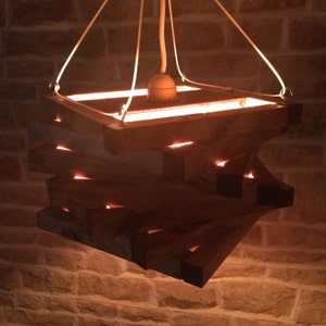 lumière rustique de bois, lumière rustique de plafond, luminaire en bois, pendentif rustique de lumière, ombre de lampe en spirale, éclairage rustique, image 3