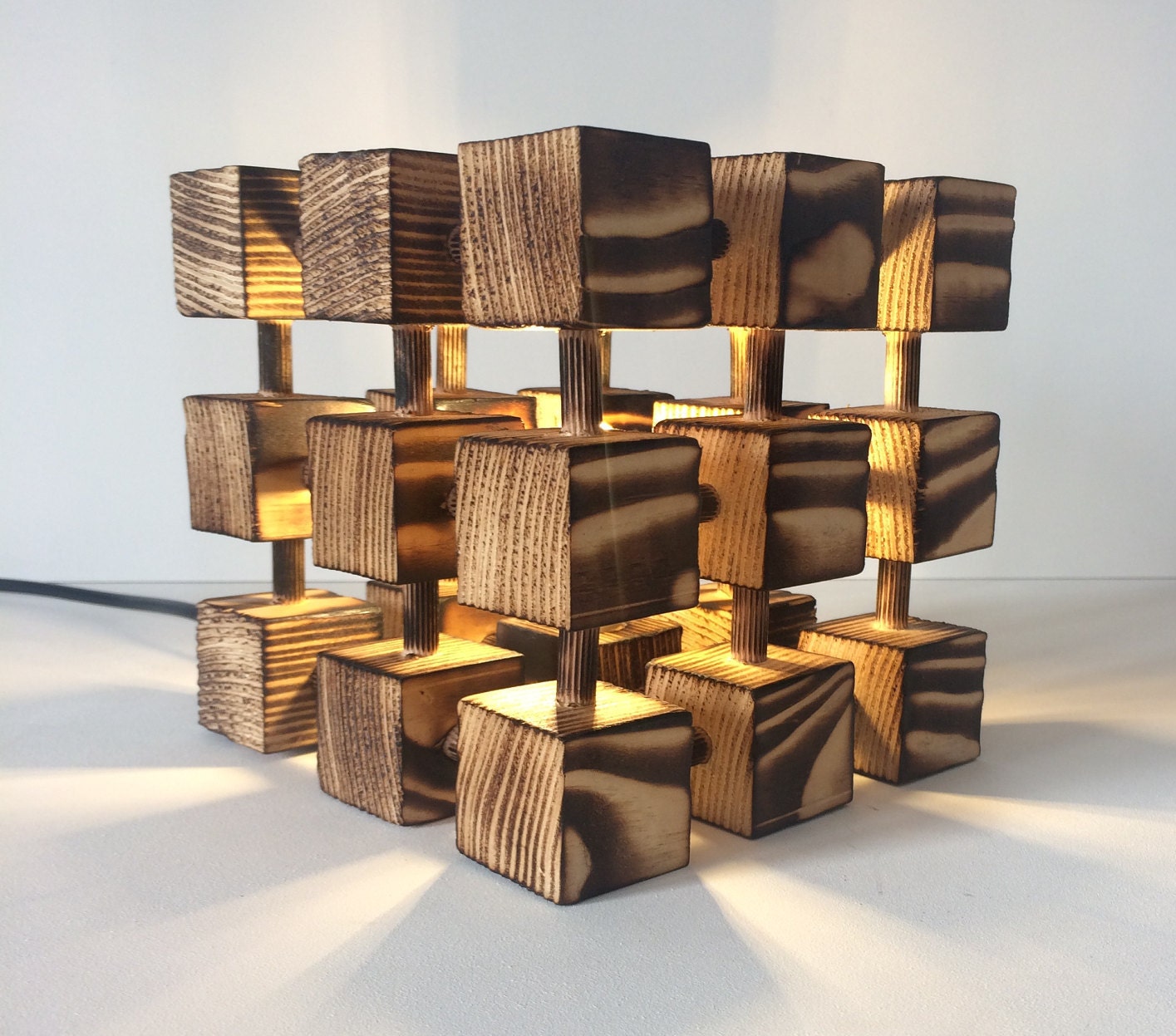 Inhabituelle Wooden Table Lamp Square Cube Molecular Molecule Desk Light Burnt Wood Abstract Designe