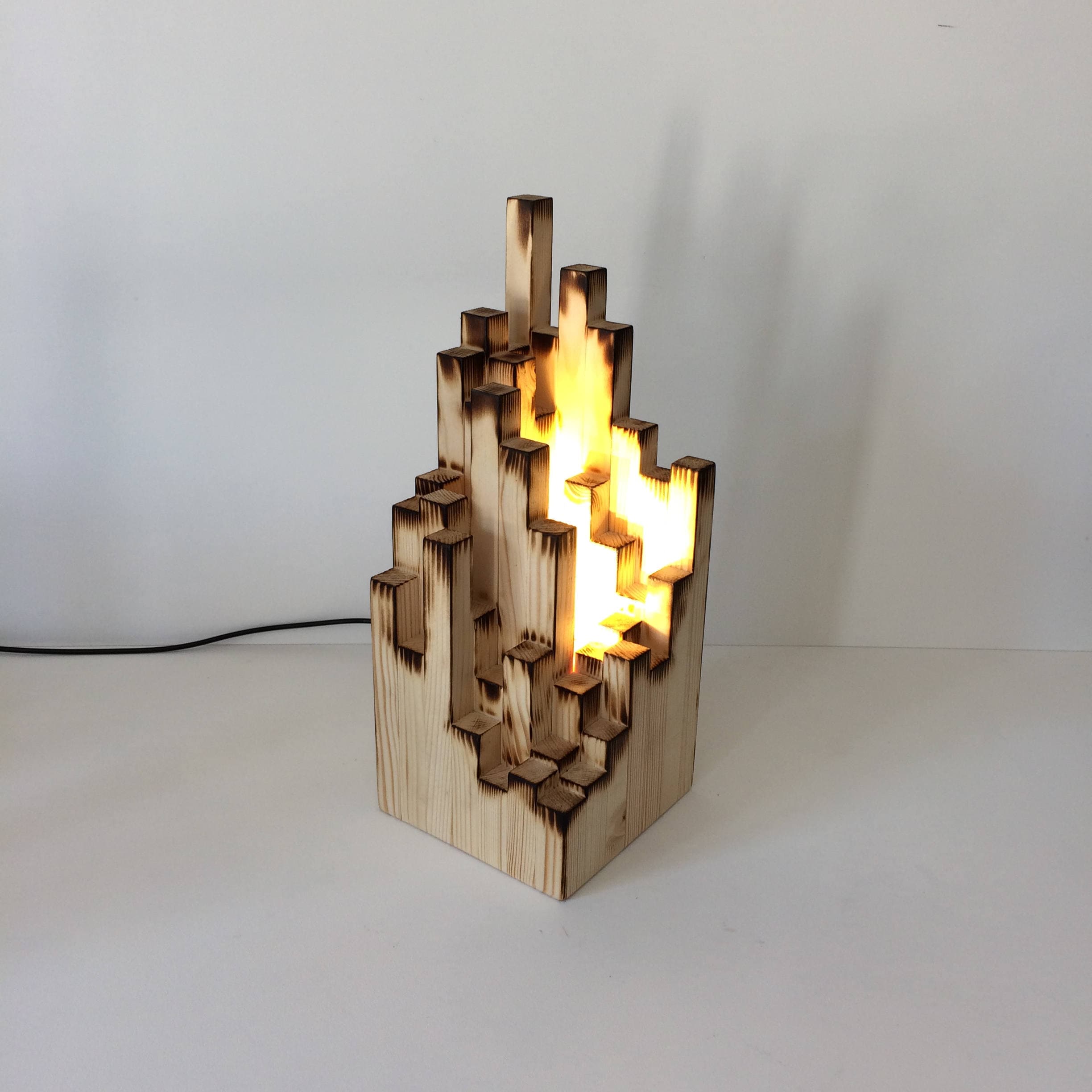 lampe de table en bois unusual gift desk lamp abstract burnt wood stack tower designer led feature lampe lumière