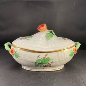 Herend Hungary Lidded Dish Rosehip Pattern