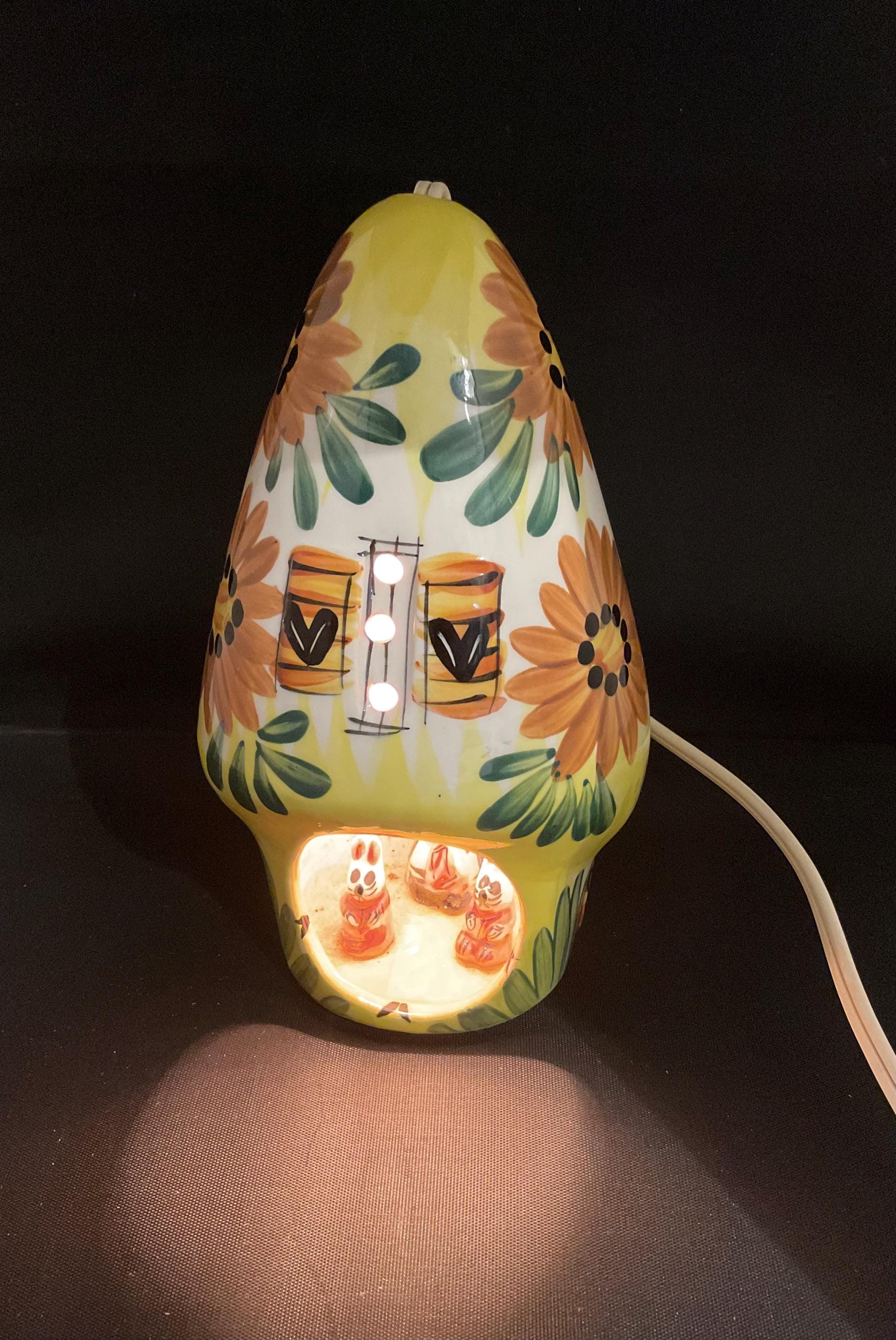 DEREK FOWLER STUDIO LIMITED 陶器のランプ Derek Fowler studio, Ceramic Night light as a mouse house
