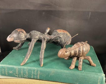 Objetos de hormigas negras de hierro fundido