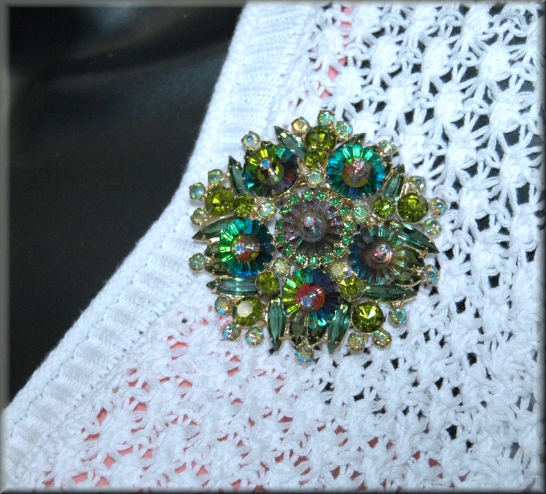 Juliana D/&E Green Heliotrope Margarita Brooch Pin and Clip Back Earring Set Watermelon Book Piece