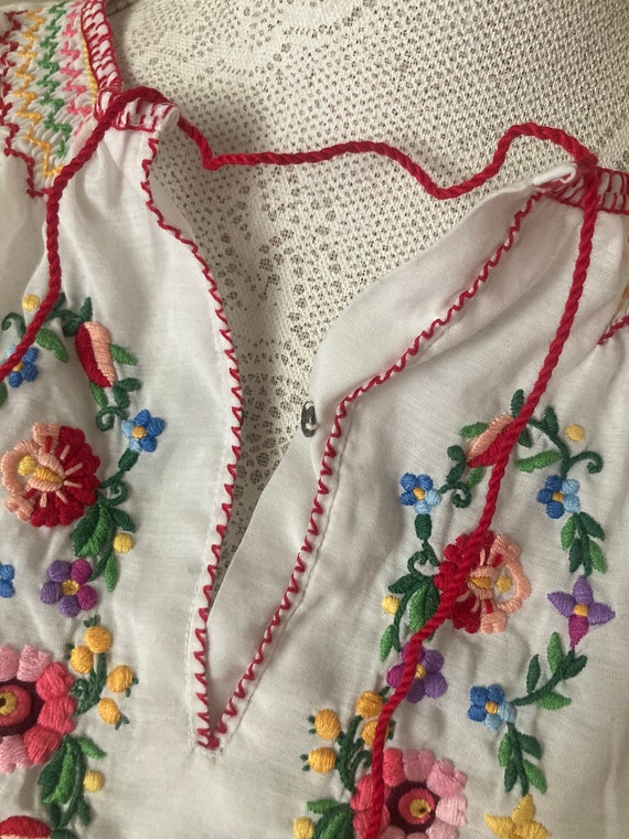 Rare vintage Hungarian folk blouse with flower em… - image 9