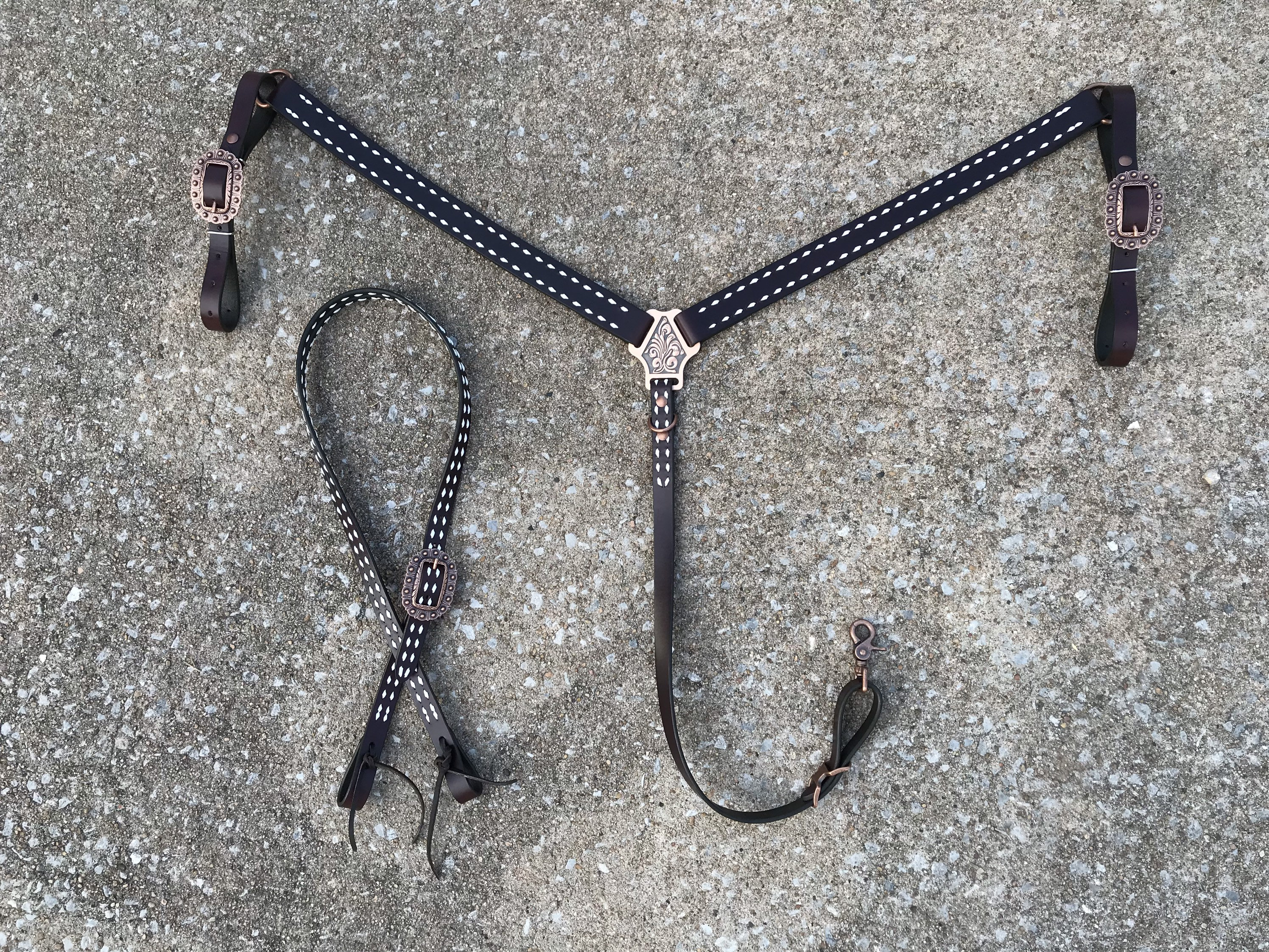 LV tack set scalloped design – The Gritty Spur