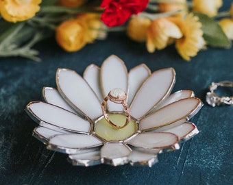 Stained Glass Floral Wedding Ring Dish | Daisy