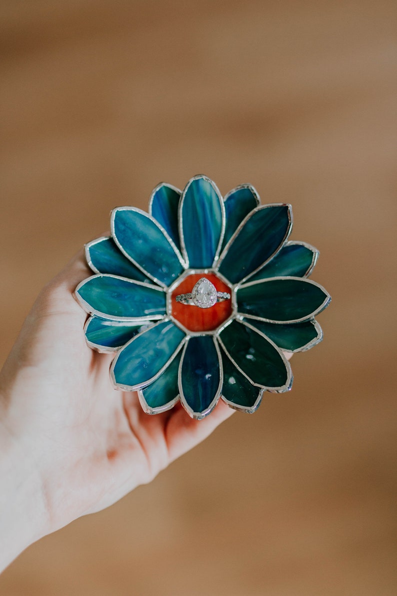 Stained Glass Daisy Ring Dish, Wedding Ring Dish, Ring Bearer Pillow, Jewelry Dish, Spring Wedding Decor, Floral Ring Dish, Garden Wedding Teal & Orange