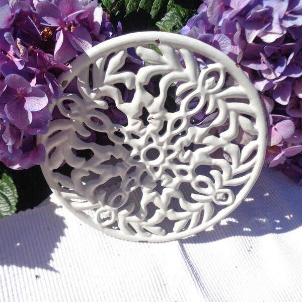 Gorgeous Antique French Cast Iron Round White Trivet, probably from early 20th century. shabby chic