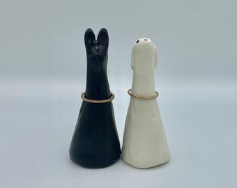 Ceramic Bunny Ring Holder: Unique Kitchen Ring Cone Display