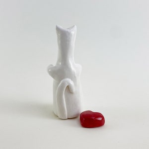 Cat Bud Vase, Ceramic Cat with Love Heart, Cat Decor, White Cat Vasette, ring bearer gift proposal image 4